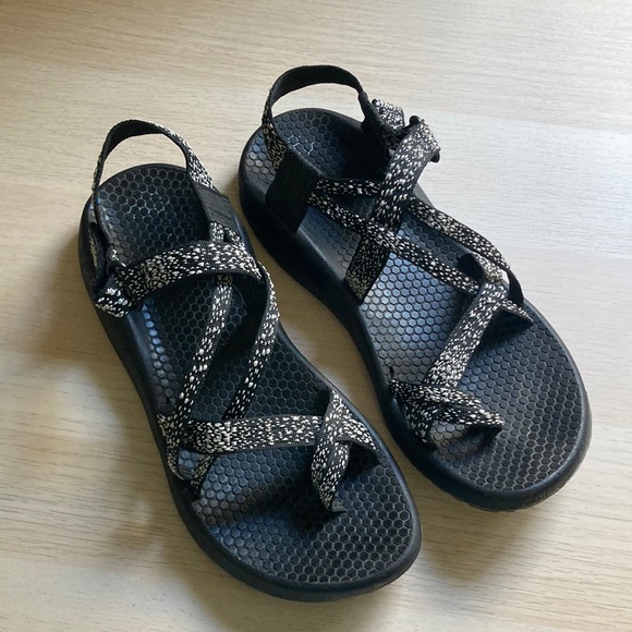Black and White Athletic Works Sandals, women’s size 9, Velcro closure outdoor - Picture 1 of 7